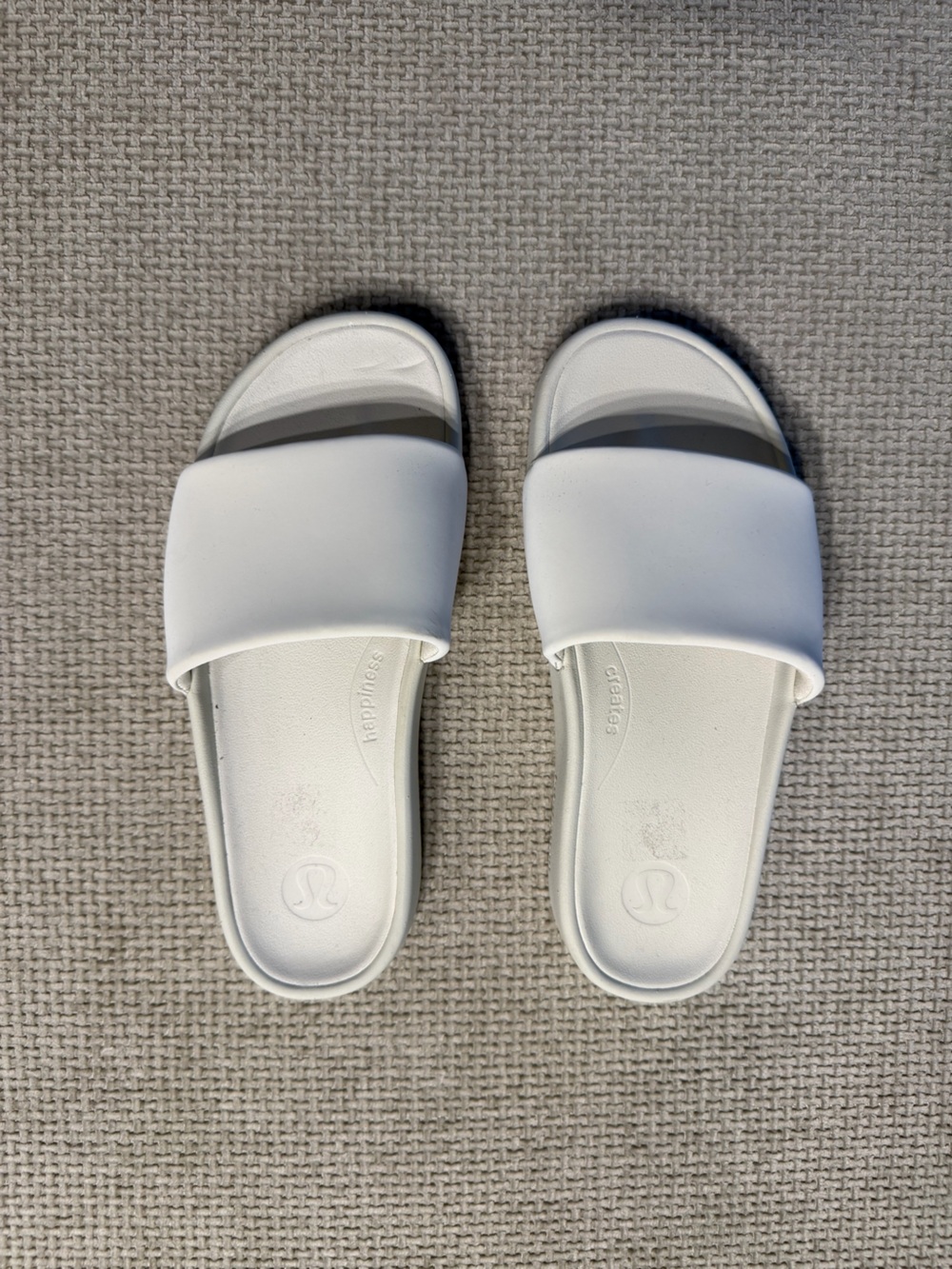 New Lululemon women’s Restfeel slides